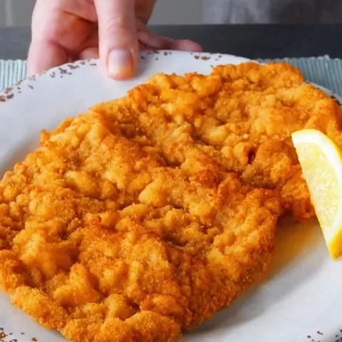 Kotlet schabowy w chrupiącej panierce